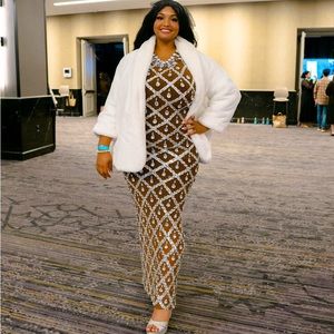 Meet your Posher, Alyxis